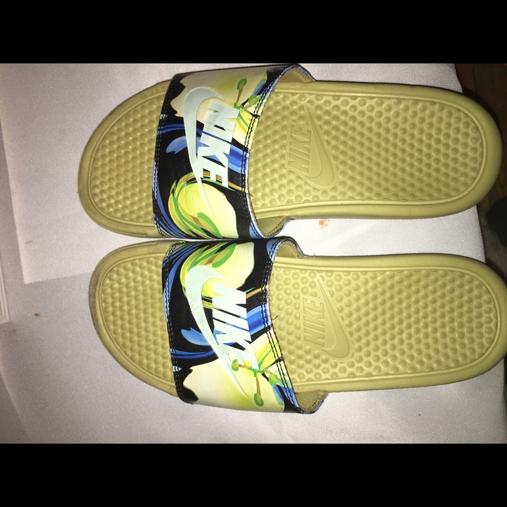Nike slides